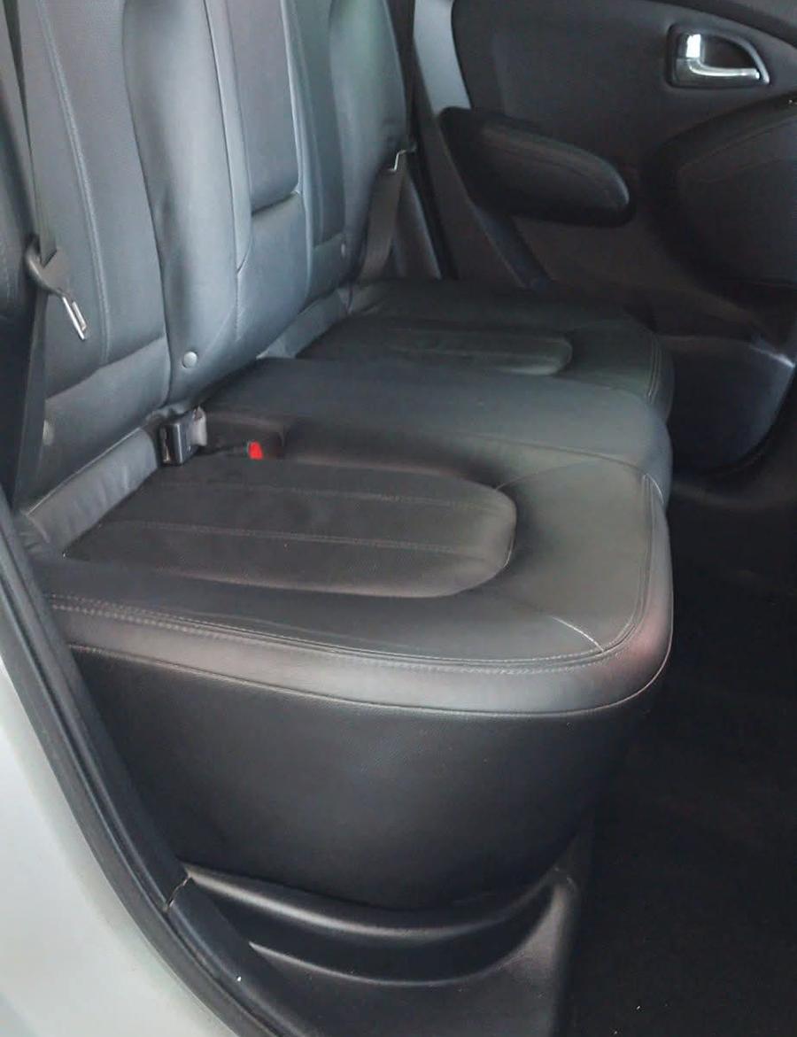 Same leather rear seats after cleaning